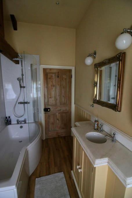 Characterful Yorkshire Cottage, Beautiful Views Eksteriør billede
